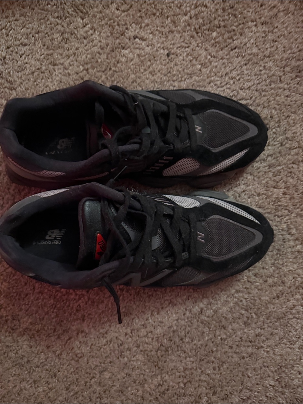 New Balance Men's Black and Gray Athletic Sneakers